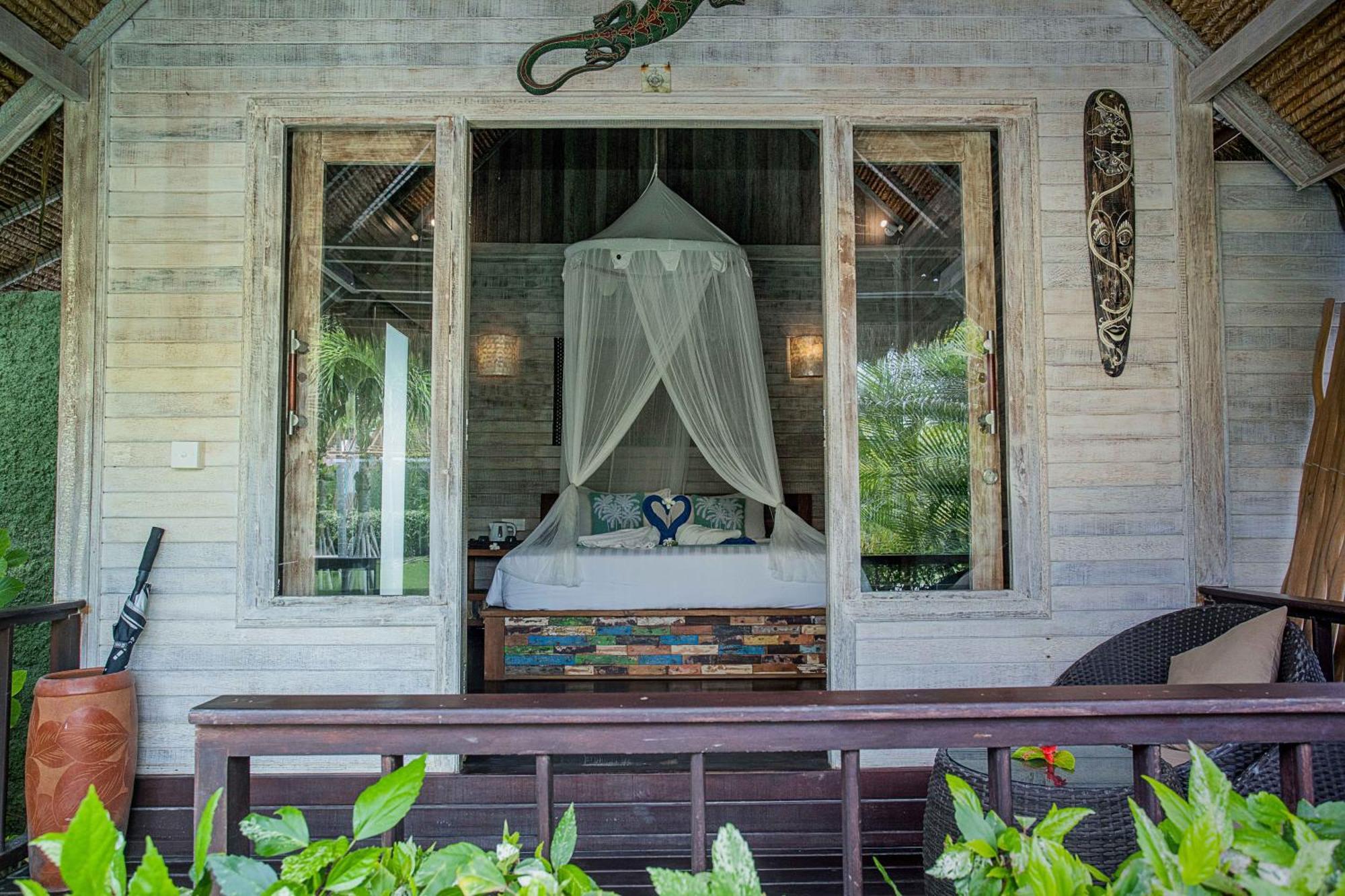 Water Blow Huts Нуса-Лембонган Экстерьер фото